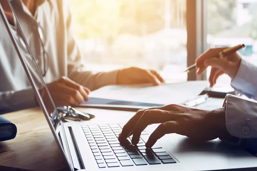 Opération de prothèse de genou : quel est son prix ?